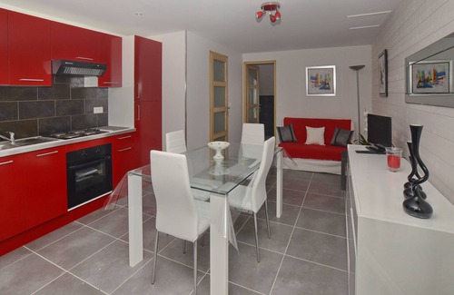 Sarlat-la-Caneda Apartment | APPART 2-Logement calme avec terrasse parking privé en plein center de Sarlat