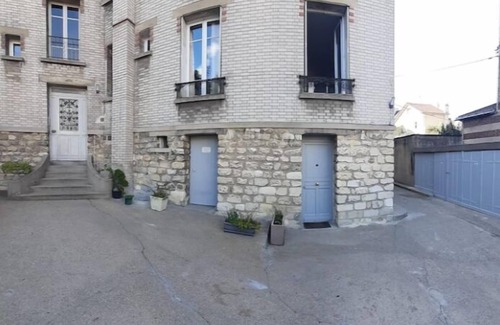 Arcueil Apartment | Appart 2 Pièces Calme et Cosy, 200 m RER B Laplace