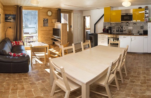 Molines-en-Queyras Apartment | Appart 3 ch 6 Pers comfortable 3 * in the cottage Laget