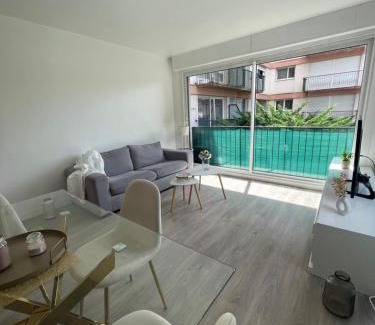 Laval Apartment | Appart 4 personnes 1 ch Laval