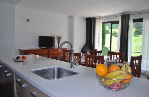 Saillagouse Apartment | APPART 6 PERS 3CHAMBRES JARDIN ET PISCINE CHAUFFEE