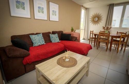 Marignane Apartment | Appart 6 pers Marignane à 5 min -plage et aéroport