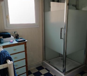 Chateauneuf-en-Thymerais House | Appart' année 70 qui ose les couleurs