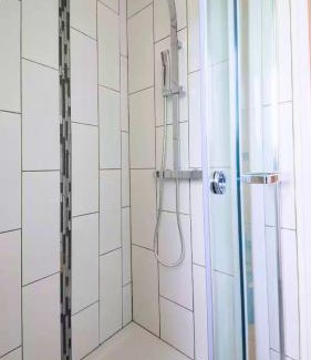 Europe Apartment | Appart avec 3 chambres et Jardin