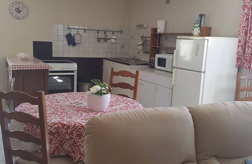 Ploubazlanec Apartment | appart beautiful sea view, flowered terrace 3km from Brehat Island with spa