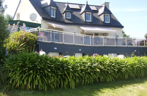 Ploubazlanec Apartment | appart beautiful sea view, flowered terrace 3km from Brehat Island with spa