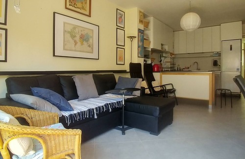 Roses Town Center Apartment | appart. Center village, 4 min. at the foot of the beach. Parking, wifi, sat, tv fr.