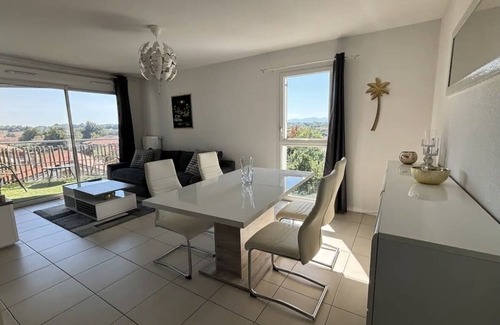 Saint-Martin-de-Seignanx Apartment | Appartement Moderne et Lumineux