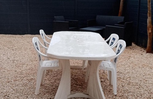 Cuers Apartment | appart hôtel avec jardin