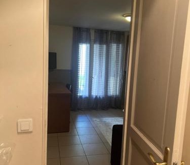 Petit-Colombes Apartment | Appart Hôtel Paris La Défense