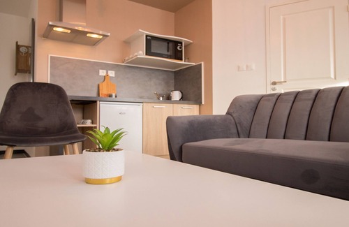 Rouxmesnil-Bouteilles Apartment | Appart-hôtel, à 5 Minutes de Dieppe