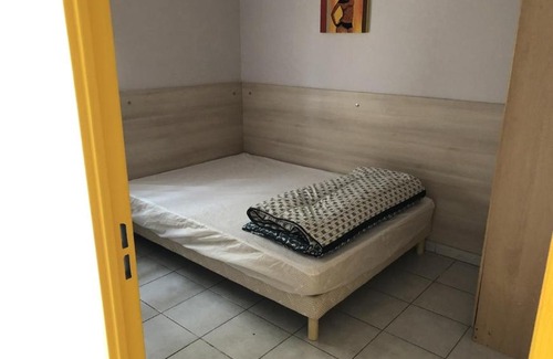 Salon-de-Provence Apartment | Appart Hotel Acadien