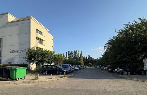 Avignon Apartment | Appart'Hôtel with Balcony - Avignon TGV station Confluence