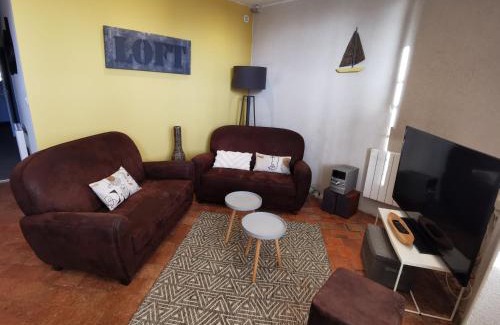 Bourgogne Apartment | Appart La Gabare - face Loire Quai du Châtelet