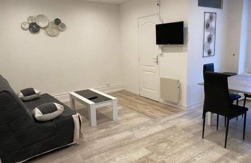 Vittel Apartment | Appart meublé 45m2 calme et lumineux au Continental