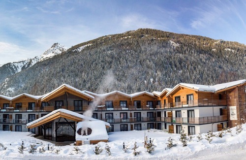 Les Tines Condo | Appart près des Pistes | Piscine semi-couverte