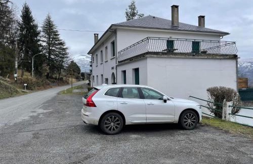 Saint-Savin Apartment | Appart rénové au calme belle vue
