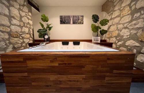 Hincmar Apartment | Appart Spa Privatif