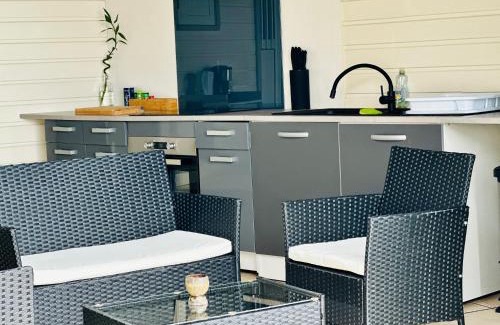 Grand Fond Apartment | appart T1 avec varangue vue mer et piscine ST GILLES LES BAINS