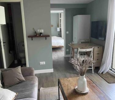 Le Plessis-Robinson Apartment | Appart très cosy en rez de jardin