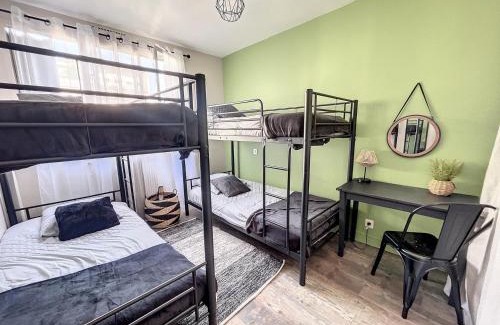 Epinay-sur-Seine Apartment | Appart XXL -10 pers - 2 Pkg - 10 mn Paris