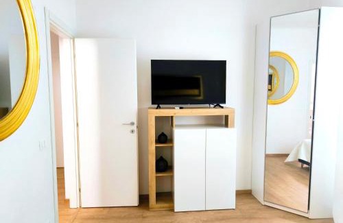 Osteria Grande House | Appartamento "Laghetto 1" con tre camere e bagni privati cucina in condivisione