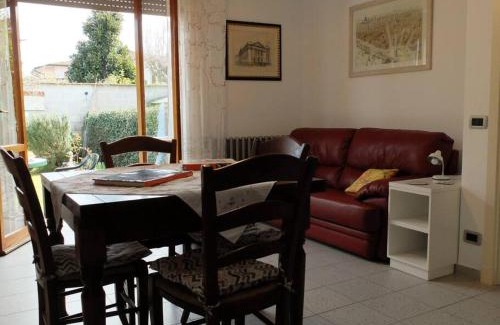 Torre del Lago Puccini Apartment | Appartamento con giardino a 5 minuti dal mare