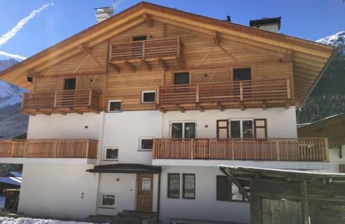 Canazei Apartment | Appartamenti Cèsa Sorèie by AMA Val di Fassa