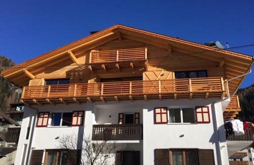 Canazei Apartment | Appartamenti Cèsa Sorèie by AMA Val di Fassa