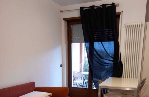 Sud Apartment | Appartamento a Pochi Minuti Dalla Città Vicino Alla Fiera e Ospedale Borgo Roma