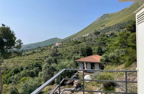 Itri Apartment | Appartamento Accogliente in Villa Panoramica Appena Ristrutturata