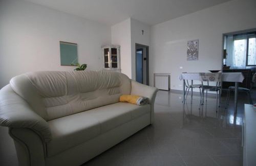 Levizzano Rangone Apartment | Appartamento All'Ombra del Castello affitto breve