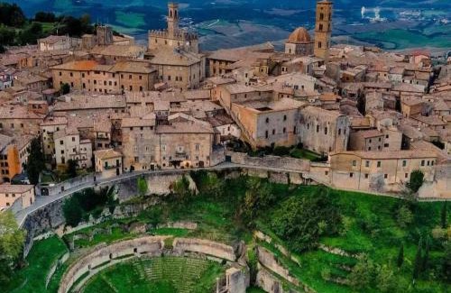 Pomarance Apartment | Appartamento con giardino