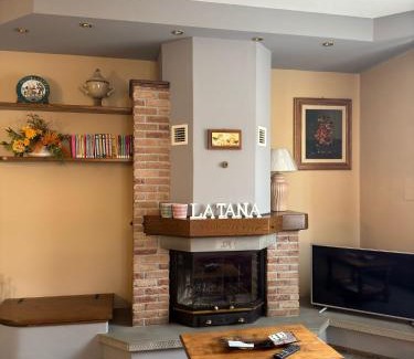 Mologno Apartment | Appartamento Gallicano - La Tana