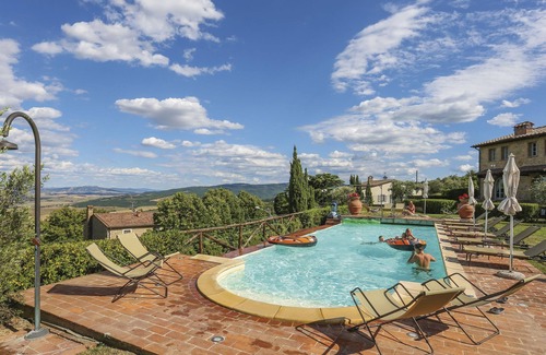 Chianni Apartment | Appartamento Ginepro - Borgo in Chianni by Interhome