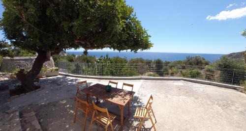 Porto Tricase Apartment | Appartamento in Villa Fortunata TERRA