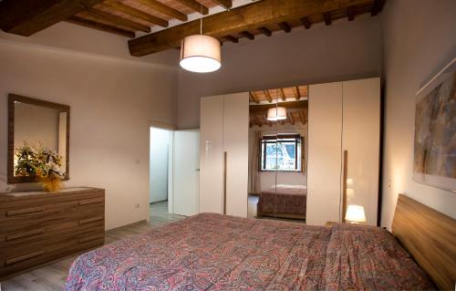San Gimignano City Centre Apartment | appartamento l'olivo
