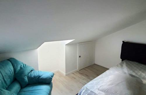 Derby-villaret Apartment | Appartamento Mansardato situato in posizione strategica