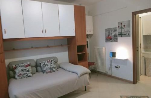 Crocetta-San Lazzaro-Modena Est Apartment | Appartamento monolocale a Modena
