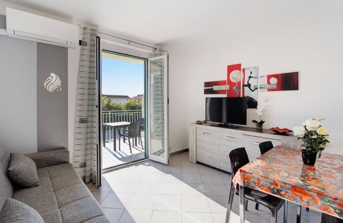 Cervo Apartment | Appartamento Roberto with balcony and A/C