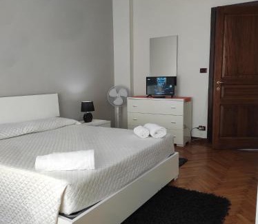 Mirafiori Apartment | APPARTAMENTO SANTA RITA Con due Camere InalpiArena 9 min CENTRO CITTA