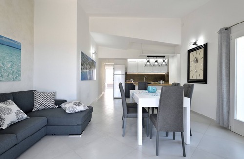 Cala Gonone Apartment | Appartamento Vista Golfo with Sea View, Terrace & Wi-Fi