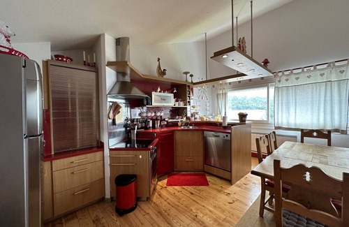 Saint-Jacques-des-Blats Apartment | Appartement avec cheminée à altitude 1500