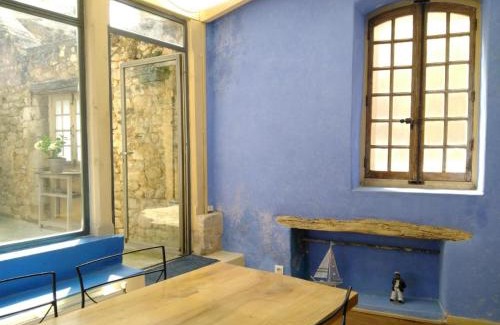 Saint-Paul-Trois-Chateaux Apartment | Appartement au coeur du village- Ref12