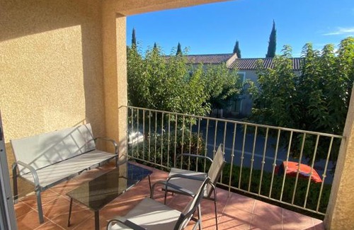 Sainte-Cecile-les-Vignes Apartment | Appartement Sainte Cécile