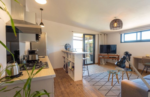 Grand Fond House | Appartement T2 calme et apaisant offrant une vue mer