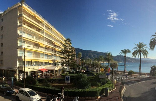 Roquebrune-Cap-Martin Apartment | Appartement T3, Front de Mer, Climatisé, Rdc, Commerces, Resto, Tout à Pied!