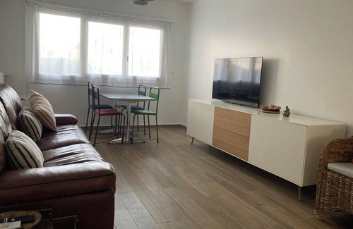 Roquebrune-Cap-Martin Apartment | Appartement T3, Front de Mer, Climatisé, Rdc, Commerces, Resto, Tout à Pied!