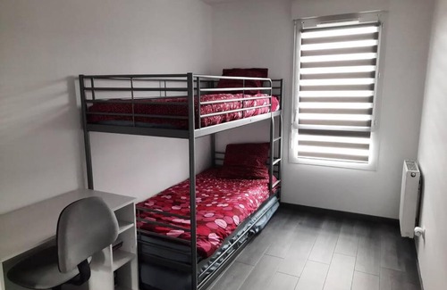 Saint-Etienne-du-Rouvray Apartment | Appartement entier Parking