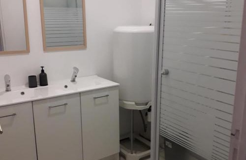 Saint-Leonard-de-Noblat Apartment | Appartement agreable Hugo 2